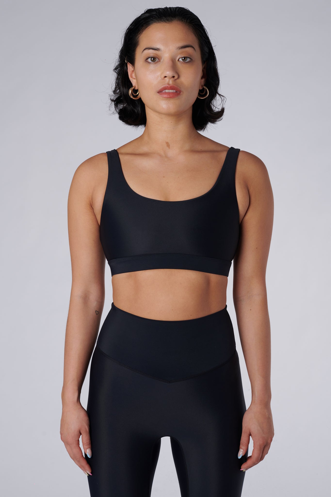 mera-sports-bra-black