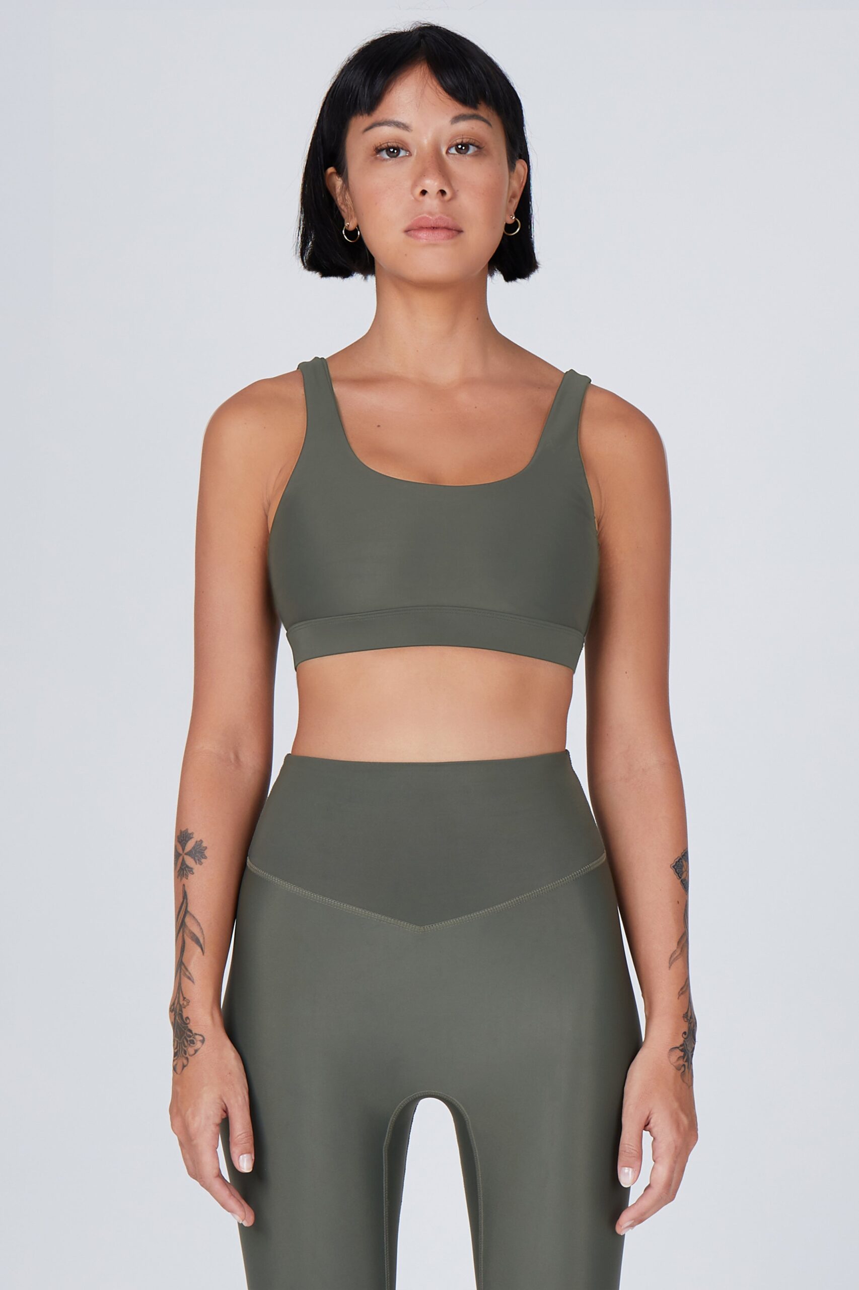 mera-sports-bra-olive