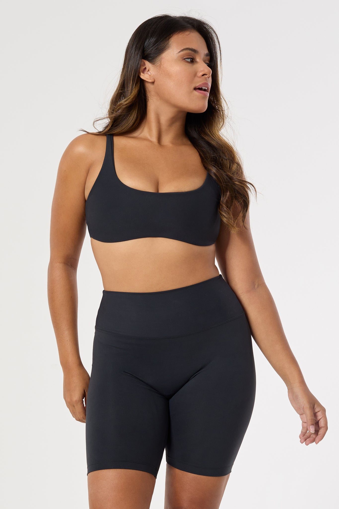 ylva-shorts-black